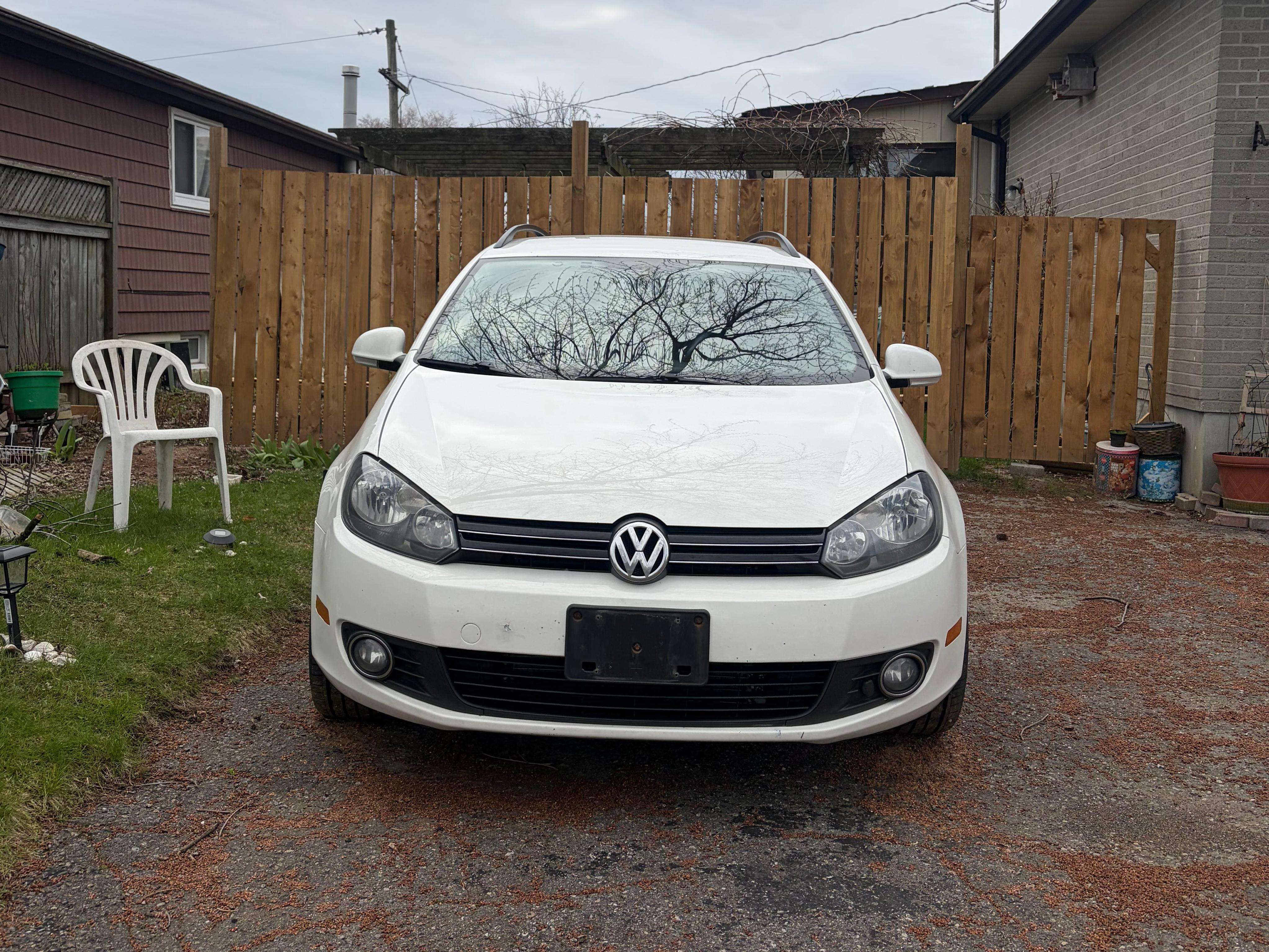 2012 Volkswagen Golf Highline alt 2