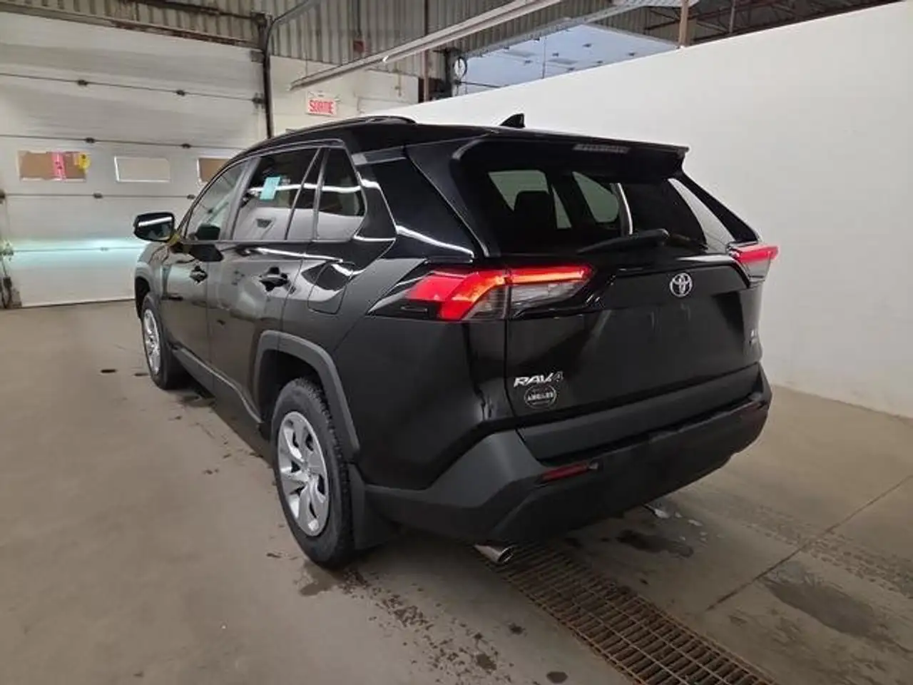 Toyota RAV 4 снимка Toyota RAV 4