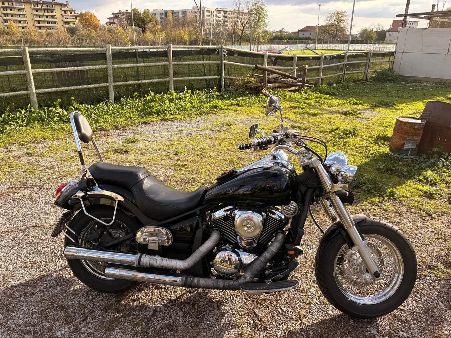 Kawasaki Vulcan 900 CLASSIC Negro - 1