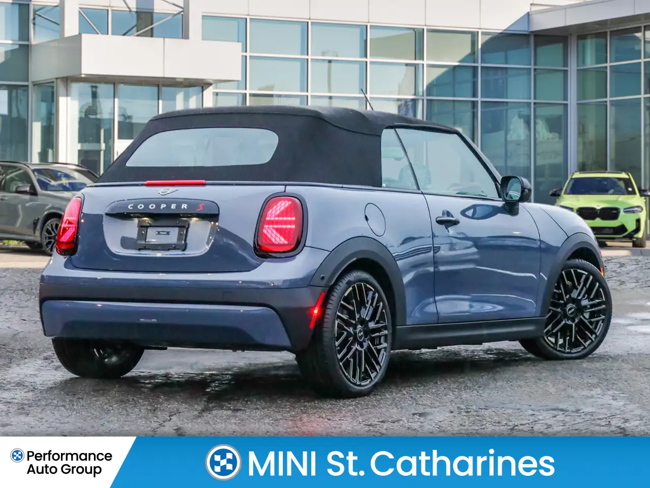 MINI Convertible снимка MINI Convertible