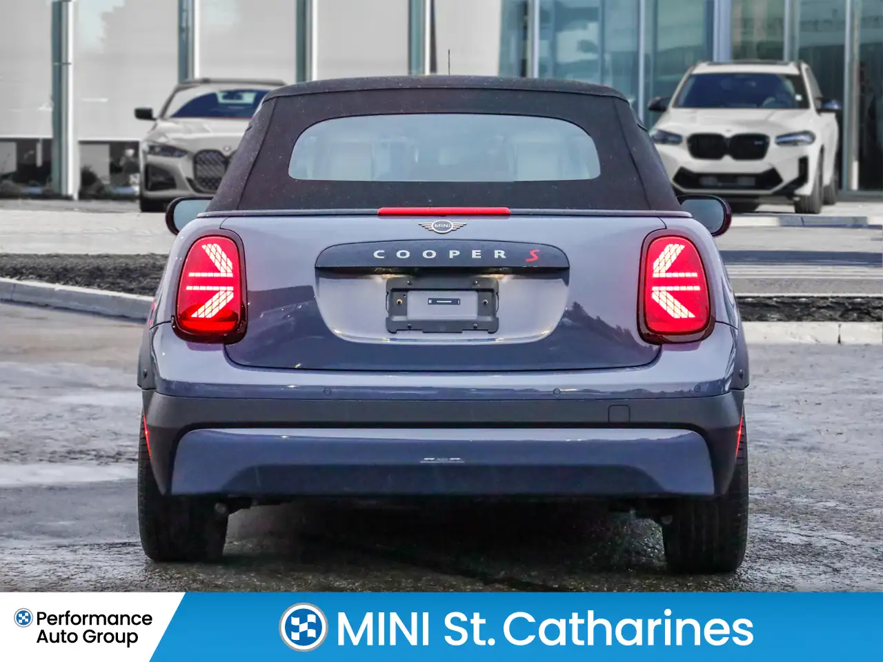 MINI Convertible снимка MINI Convertible