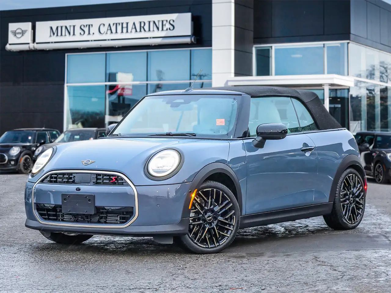 MINI Convertible снимка MINI Convertible