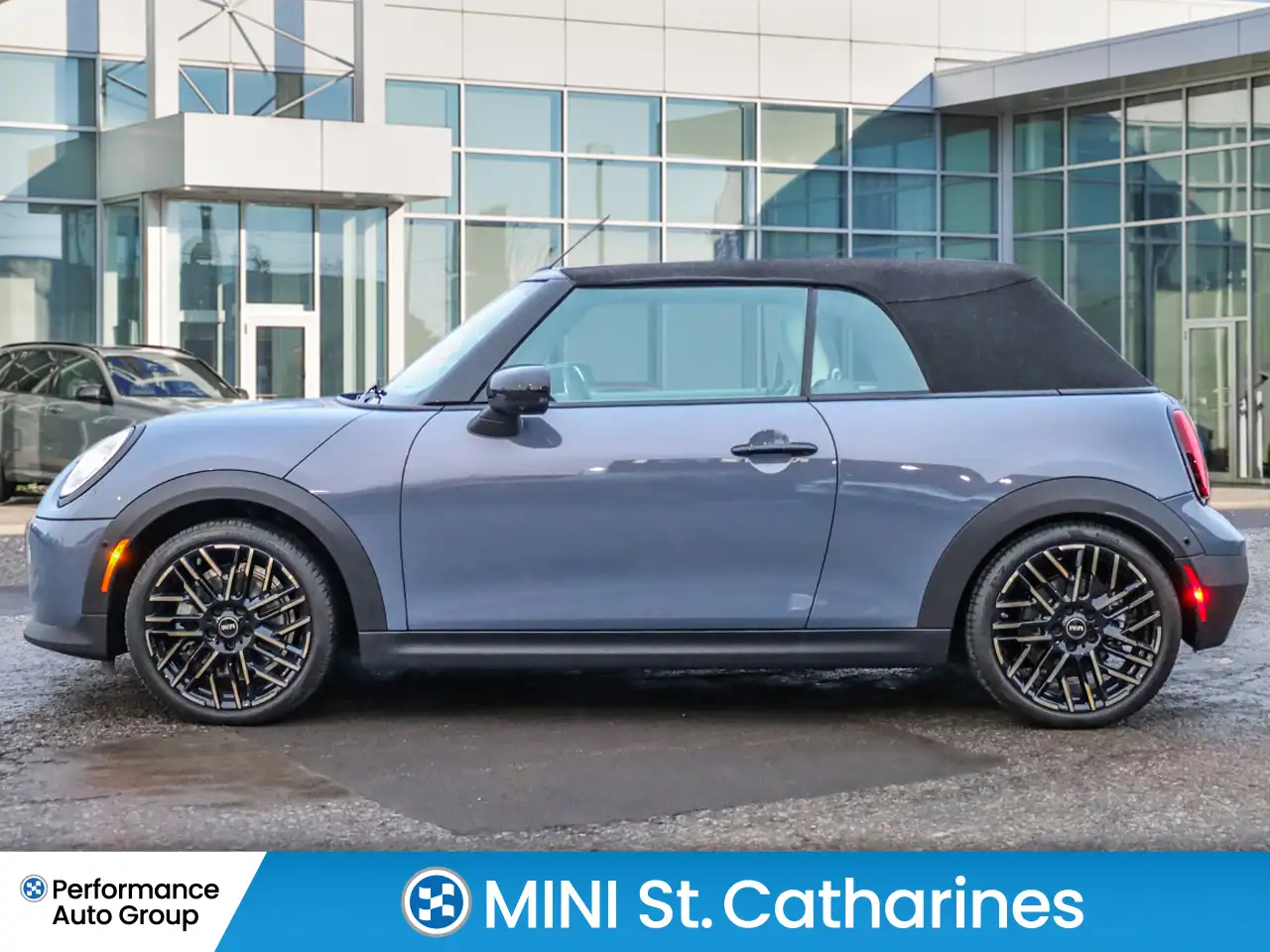 MINI Convertible снимка MINI Convertible