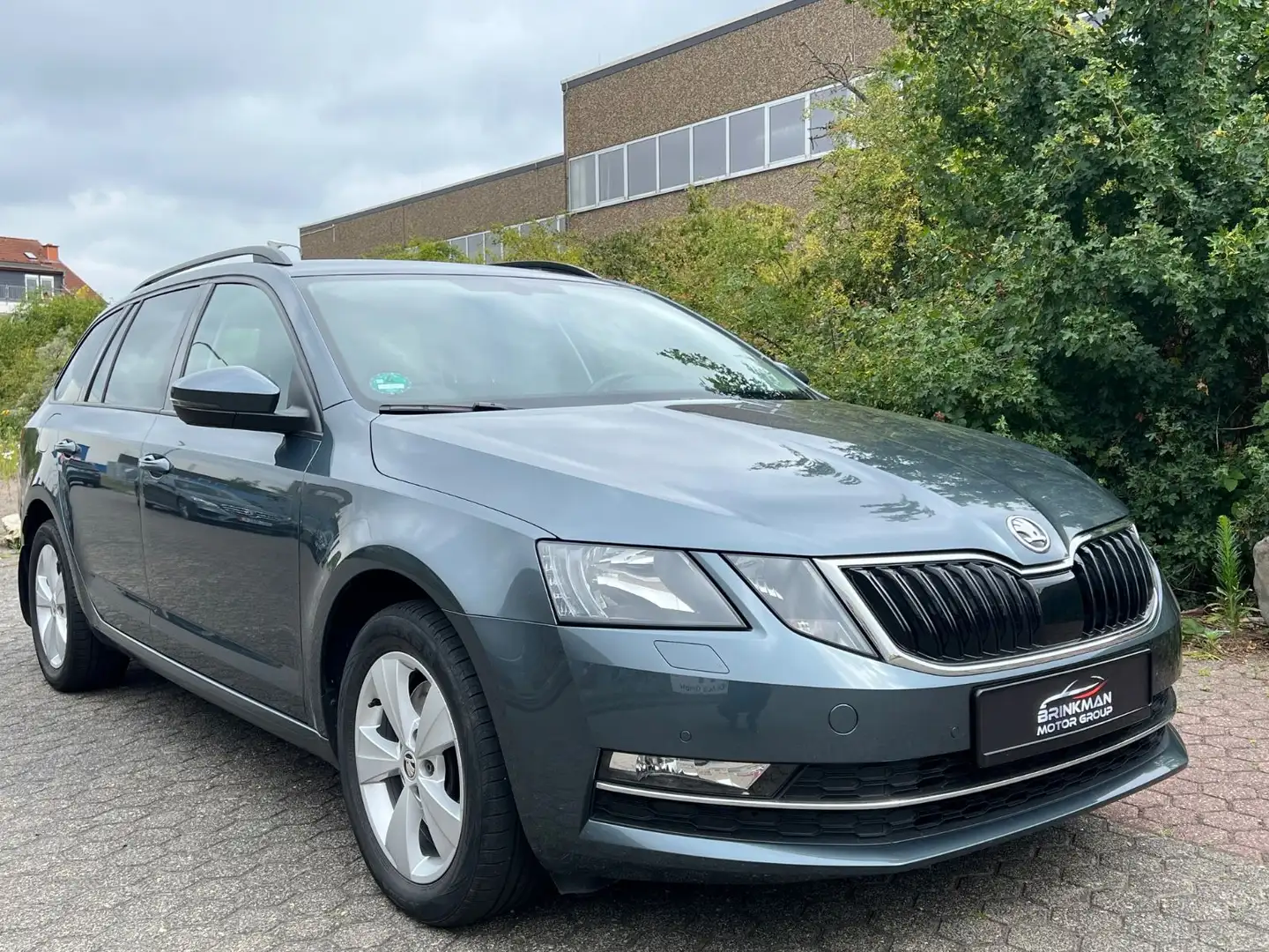 Skoda Octavia Combi Style 1.8 TSI DSG 180PS NAVI ALU Szary - 1