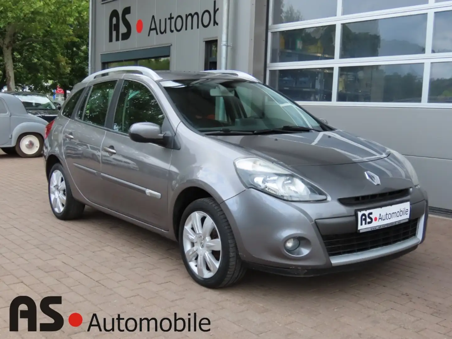 Renault Clio Grandtour Luxe 1.2 2.Hd*Navi*HU 07/27*8-f. Сірий - 1