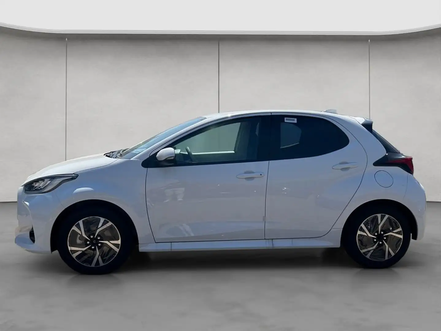 Toyota Yaris Hybrid 116 1.5 VVT-i Teamplayer Safety+Winte Wit - 2