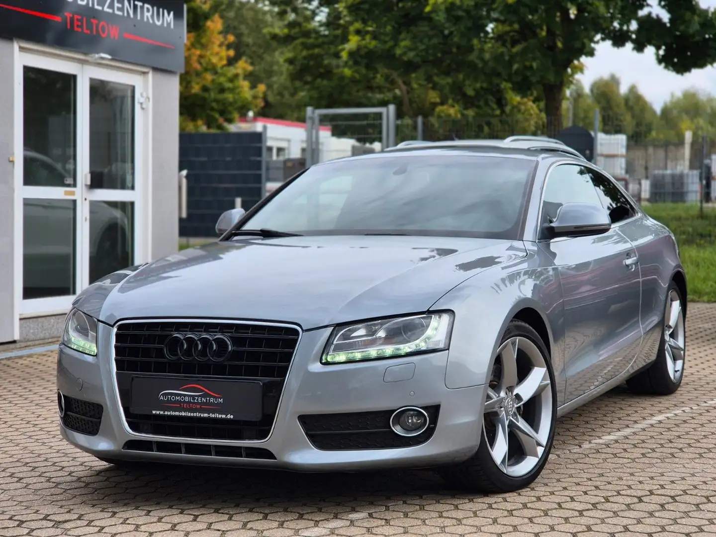 Audi A5 3.2 FSI multitronic B&O Leder Navi Bi-Xenon Grau - 1