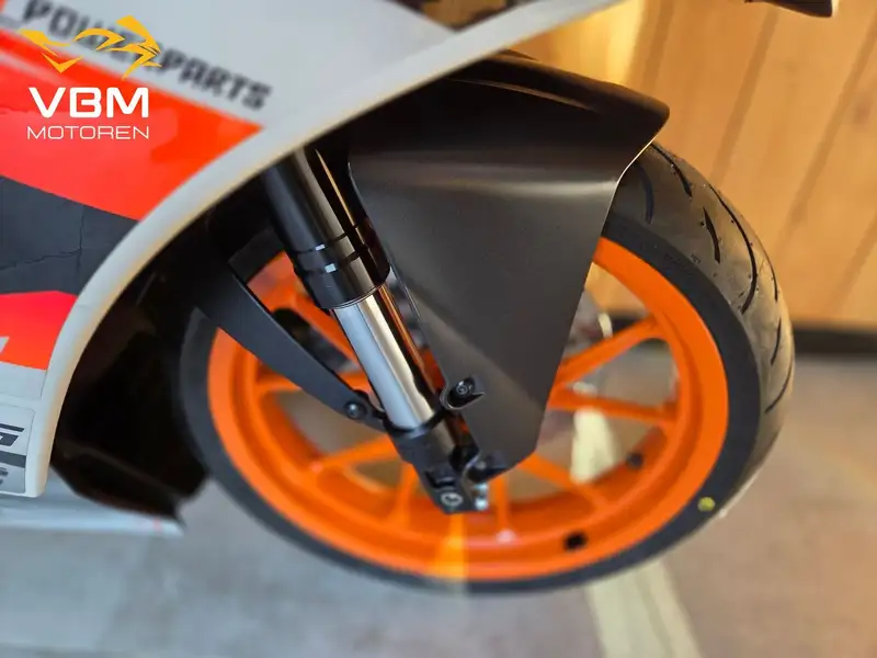 KTM RC 125 - foto 7