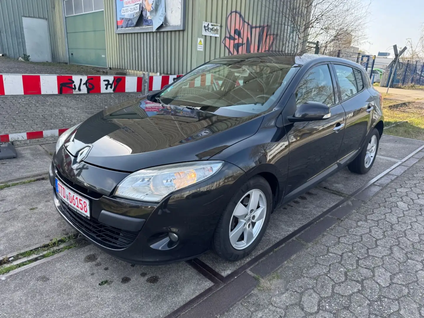 Renault Megane III Lim. Dynamique*KEYLESS*2.Hand*Klima* Schwarz - 1