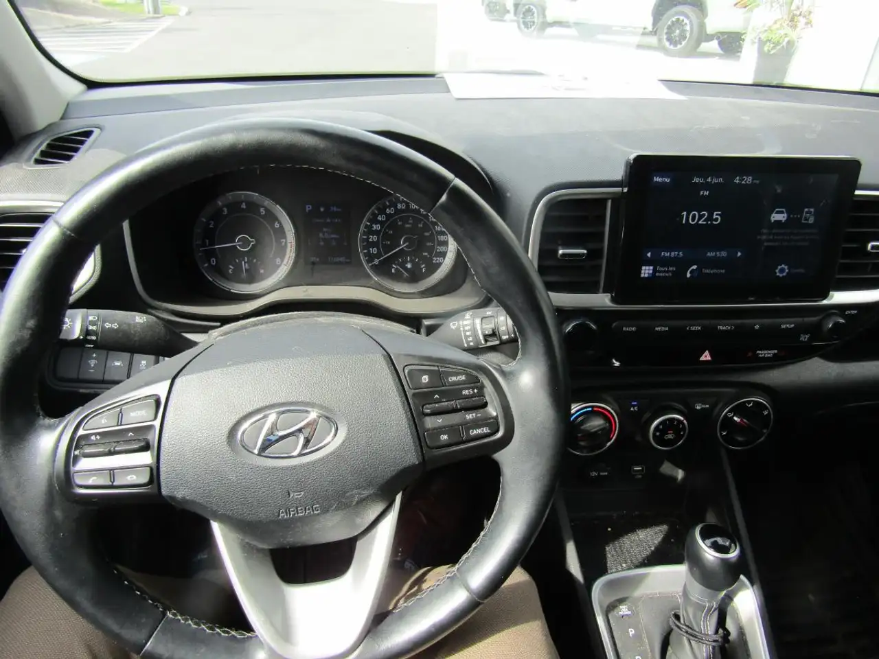 Hyundai Venue снимка Hyundai Venue