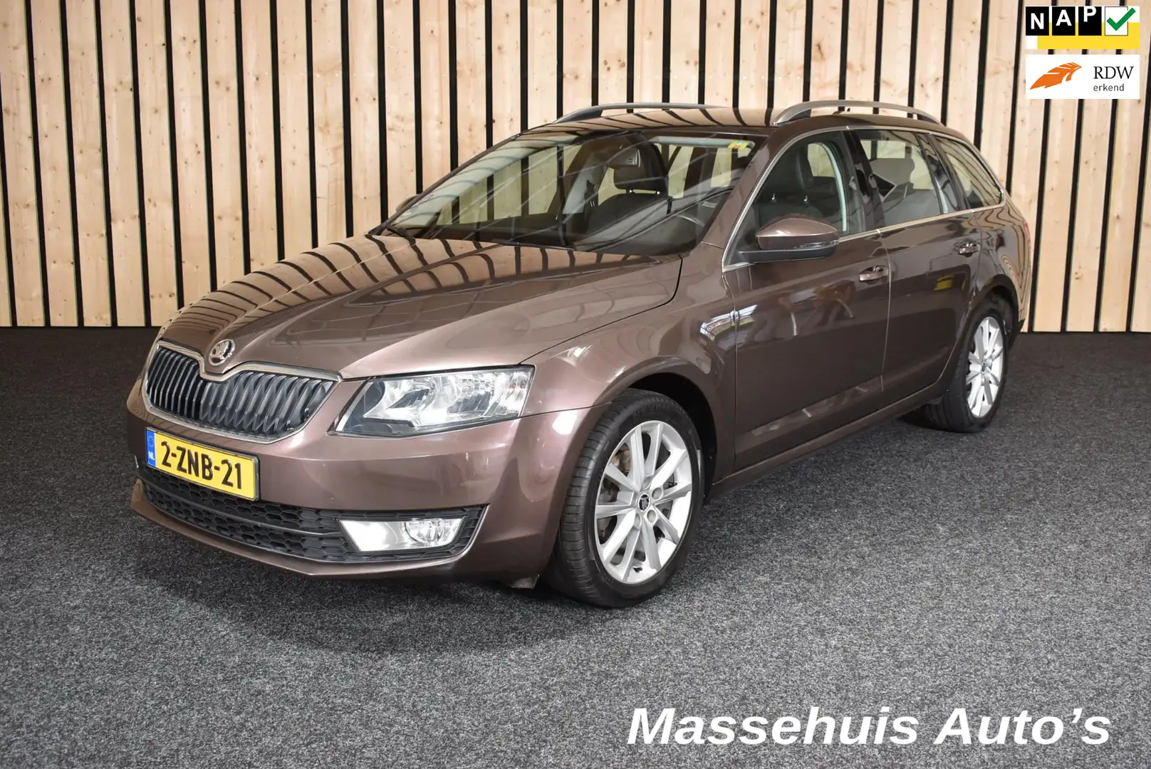 Skoda Octavia Combi 1.2 TSI Greentech Ambition Businessline Navi Marrón - 1