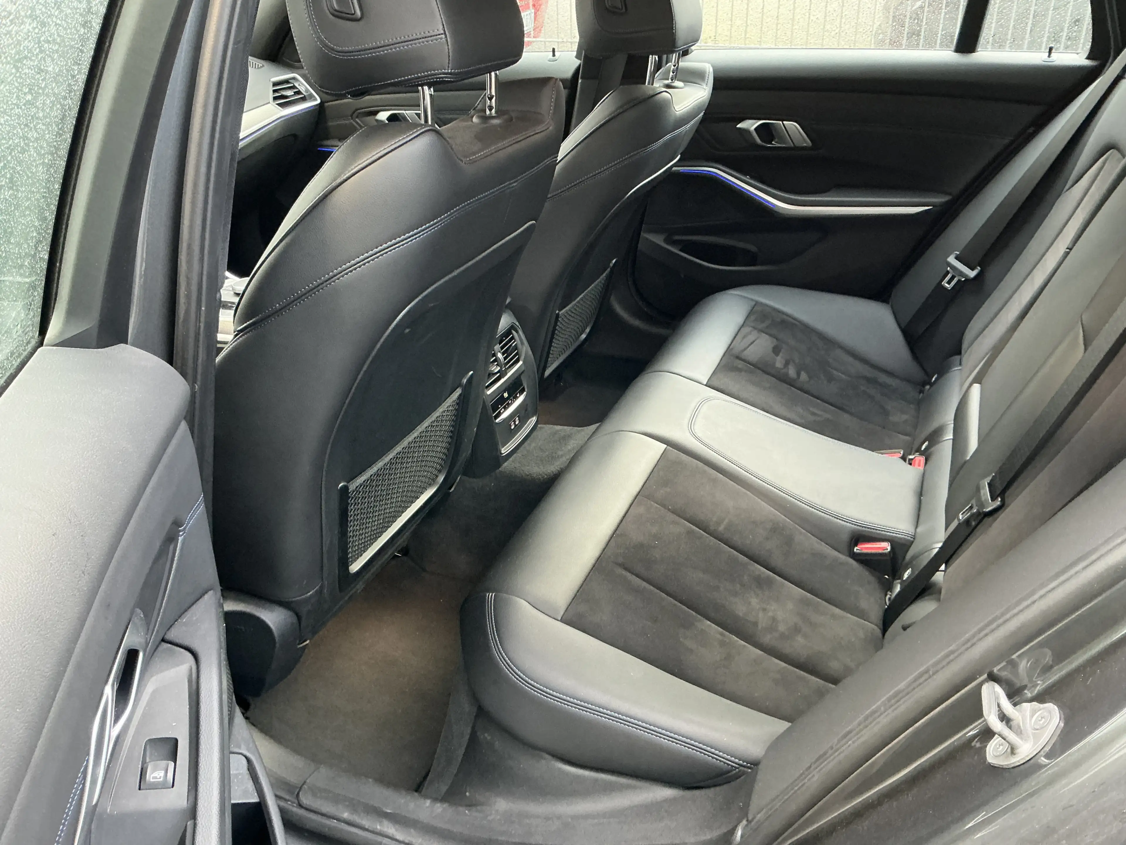 BMW 318 d M-Sport Leder R.Cam Navi Ambiente PDC LED — photo 5