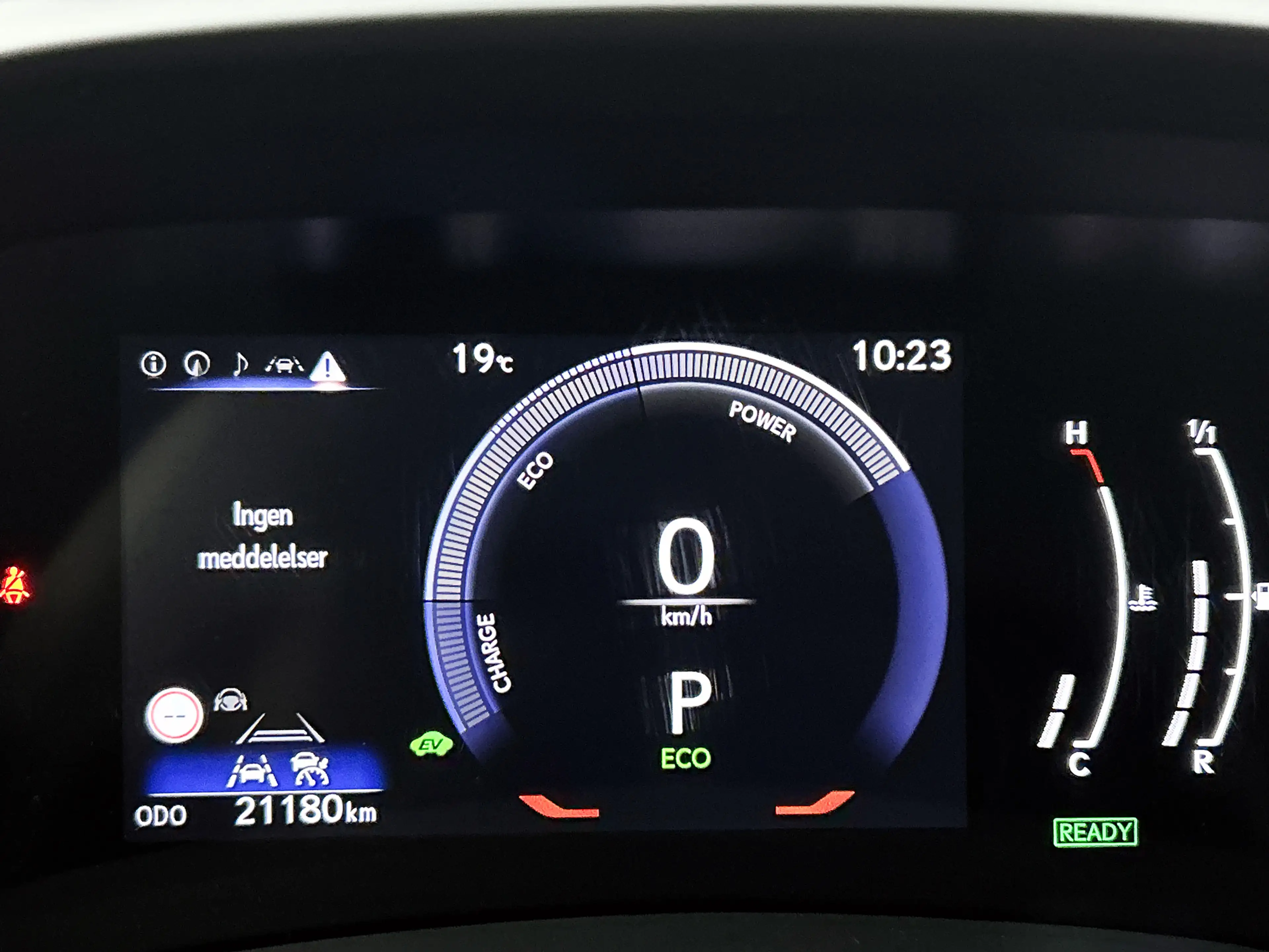 Lexus LBX 2WD | Comfort & Safety Pack | Lexus Link + | Safet — photo 5