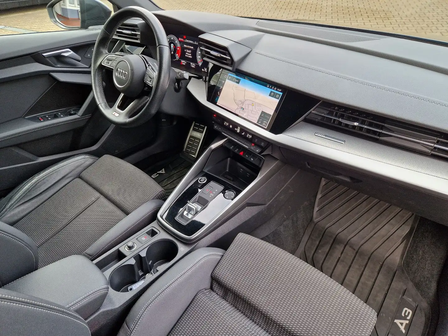 Audi A3 Sportback 35 TDI S line Navi ACC 18" Virtual Gris - 2