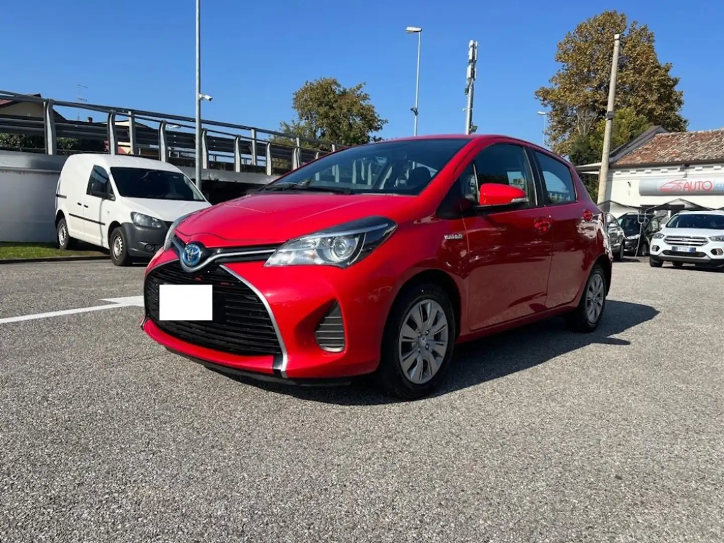 Toyota Yaris 1.5 Hybrid 5 porte Style Rood - 2