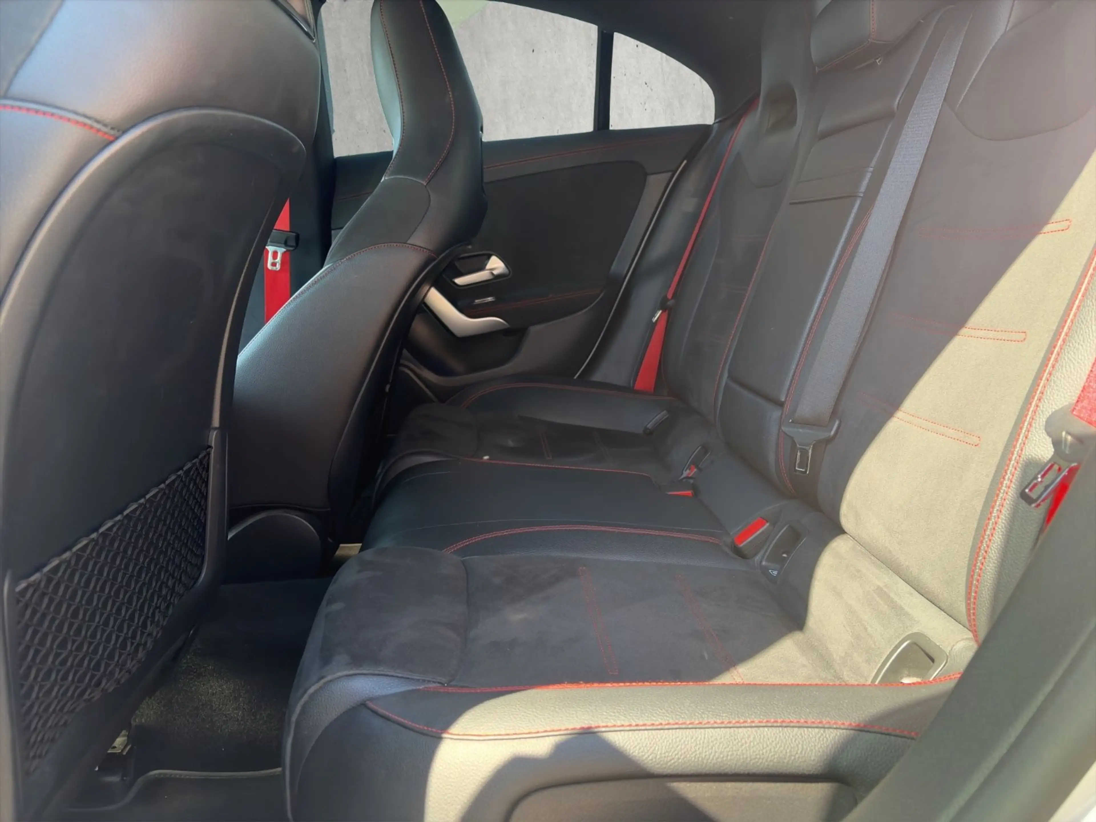 Mercedes-Benz CLA 35 AMG CLA 35 4Matic AMG Nightpaket LED — photo 12