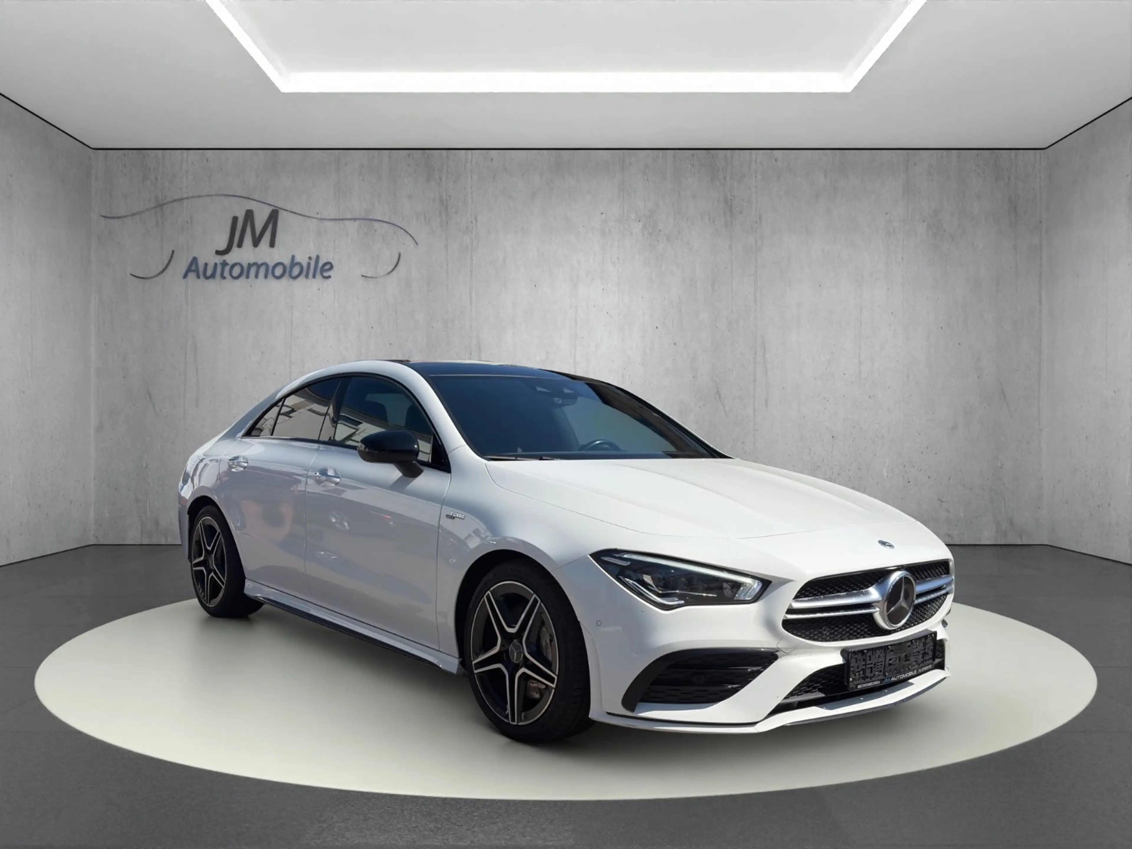 Mercedes-Benz CLA 35 AMG CLA 35 4Matic AMG Nightpaket LED