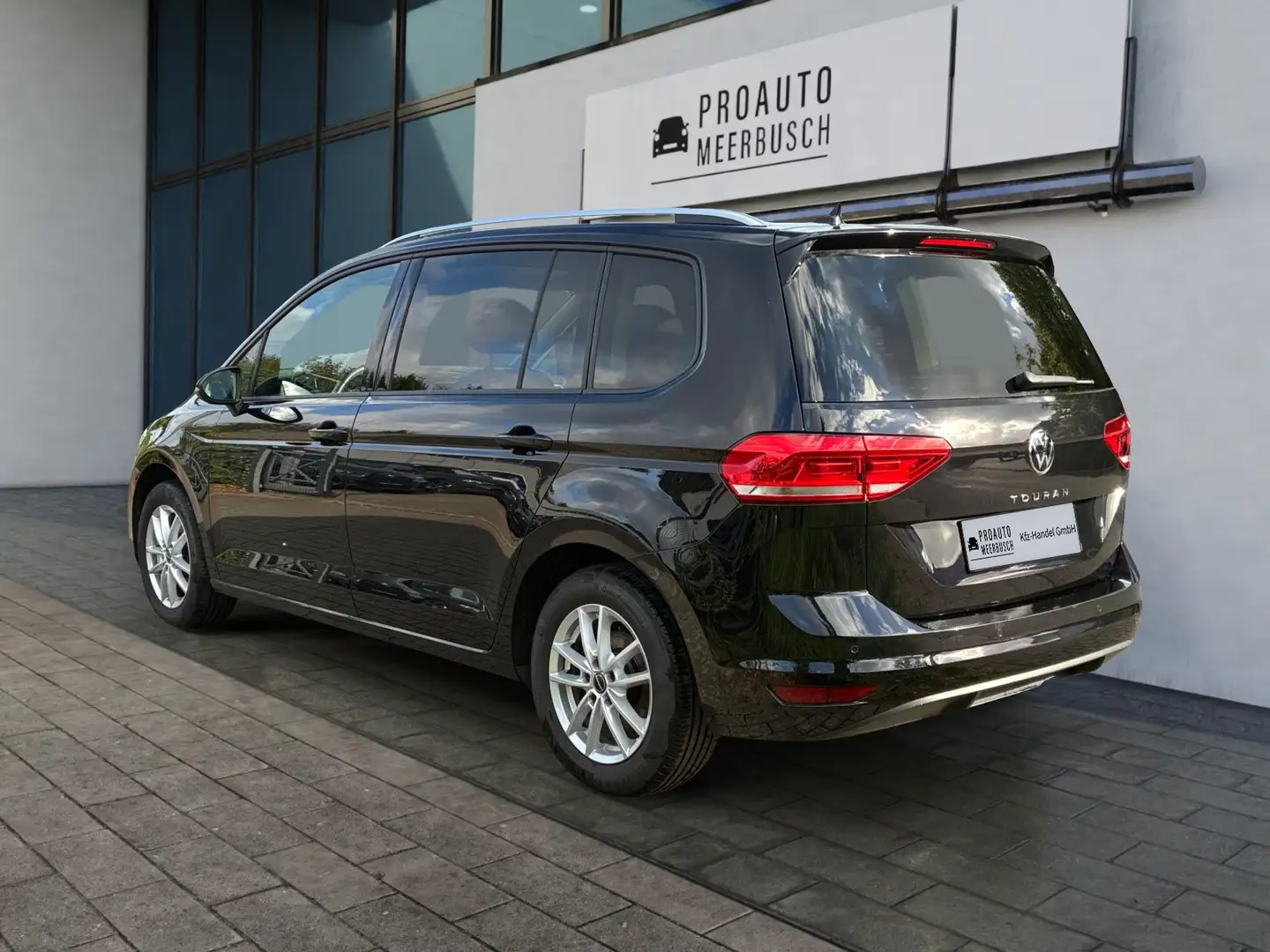 Volkswagen Touran Comfortline AHK/PANO/STNDHZNG/DYNAUDIO/RFK Schwarz - 2