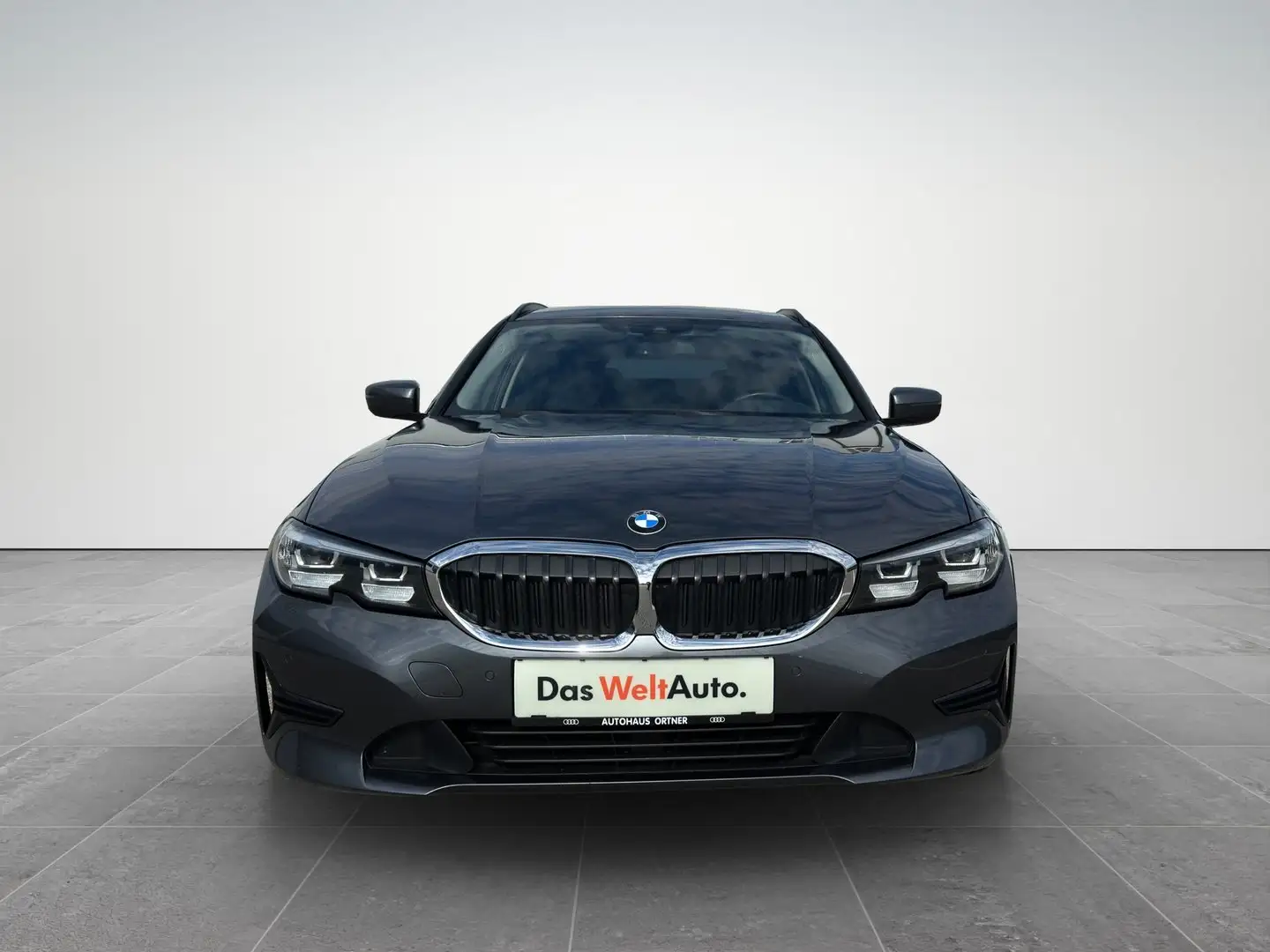 BMW 320 BMW 3 Touring 320d xDrive Advantage Grau - 2