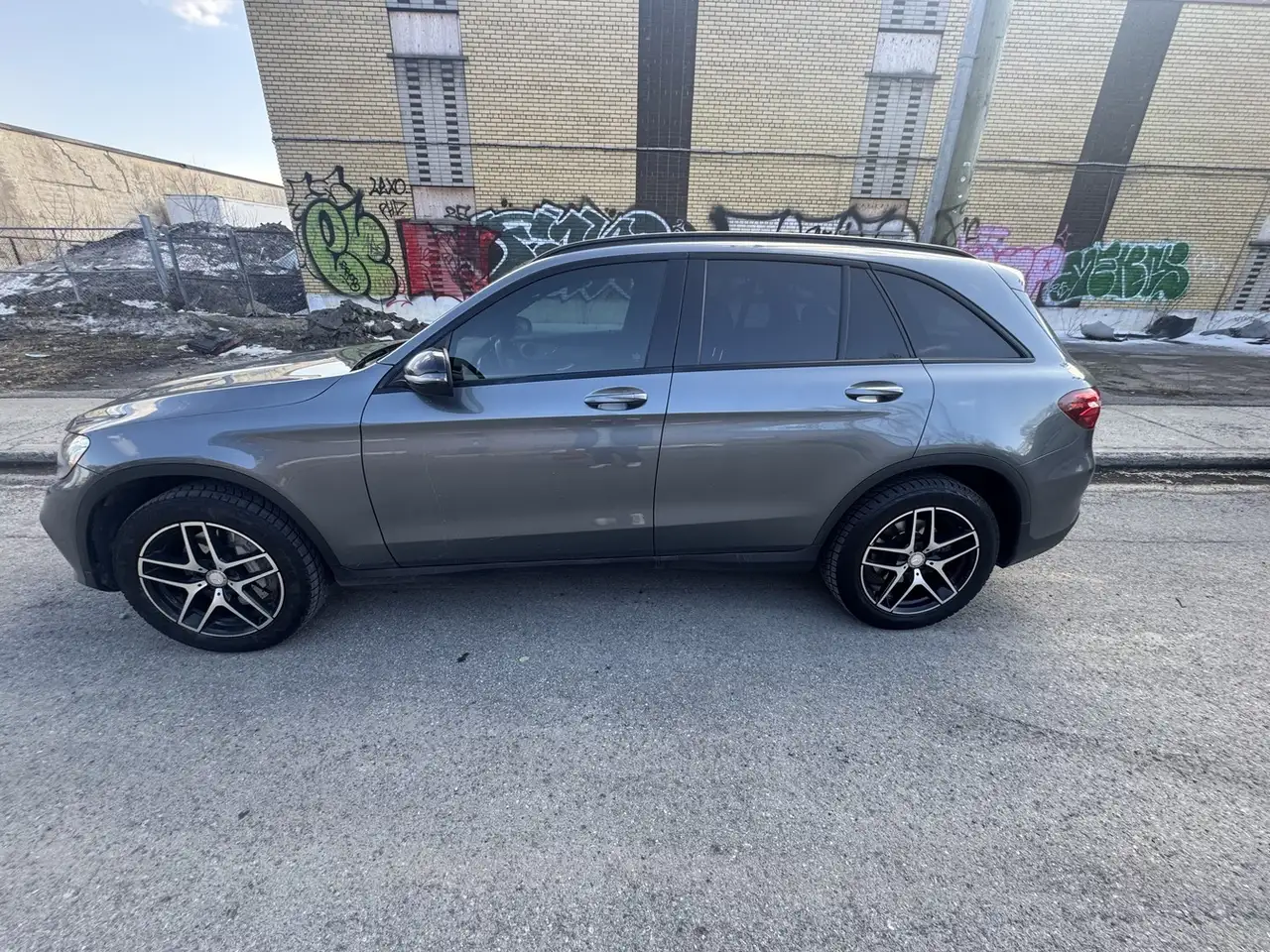 Mercedes-Benz GLC снимка Mercedes-Benz GLC
