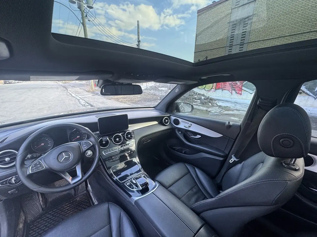 Mercedes-Benz GLC снимка Mercedes-Benz GLC