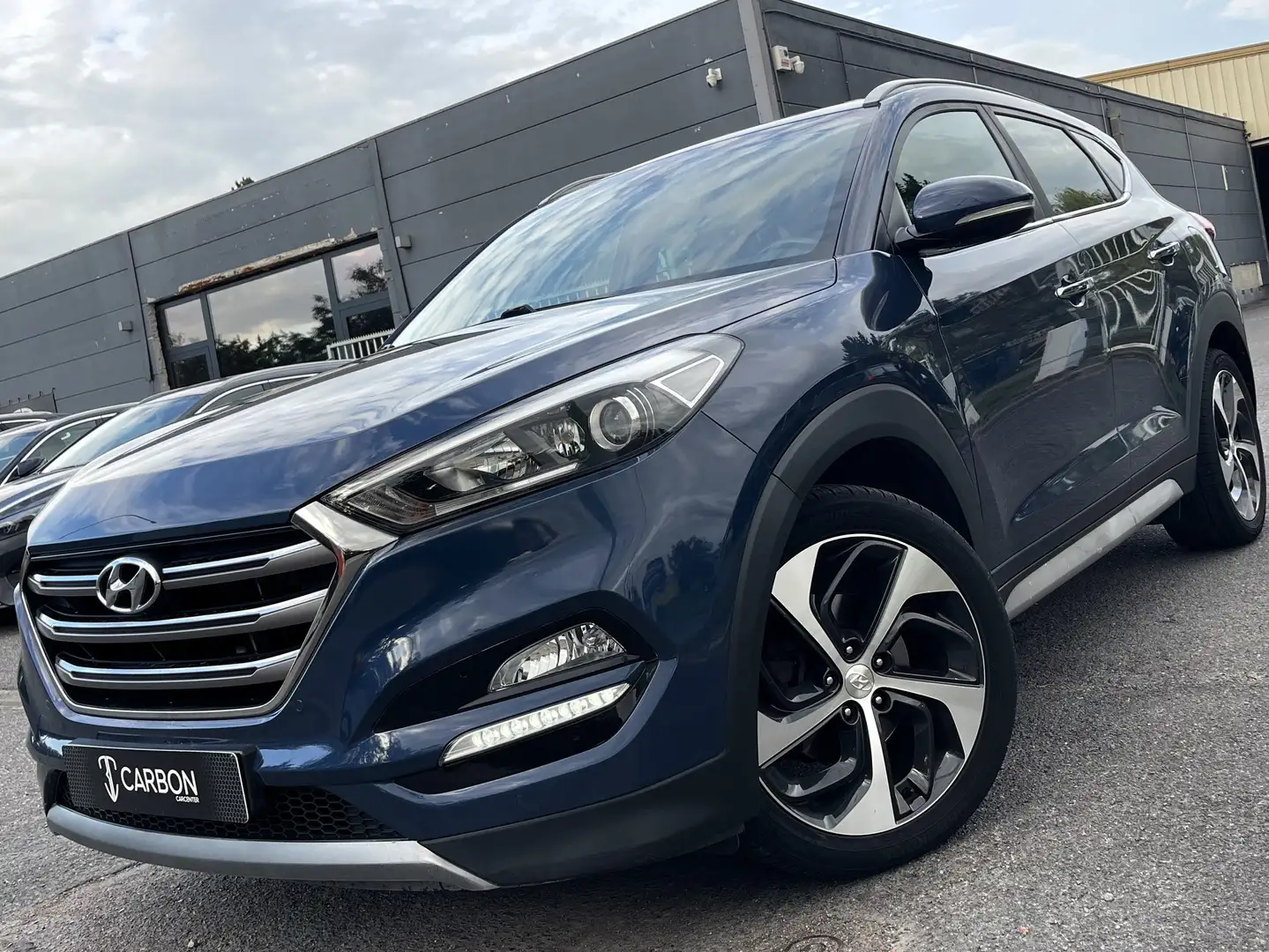 Hyundai TUCSON 1.7 CRDi 2WD Premium DCT AURO/CUIR/NAVI/KEYLESS/ Blauw - 2