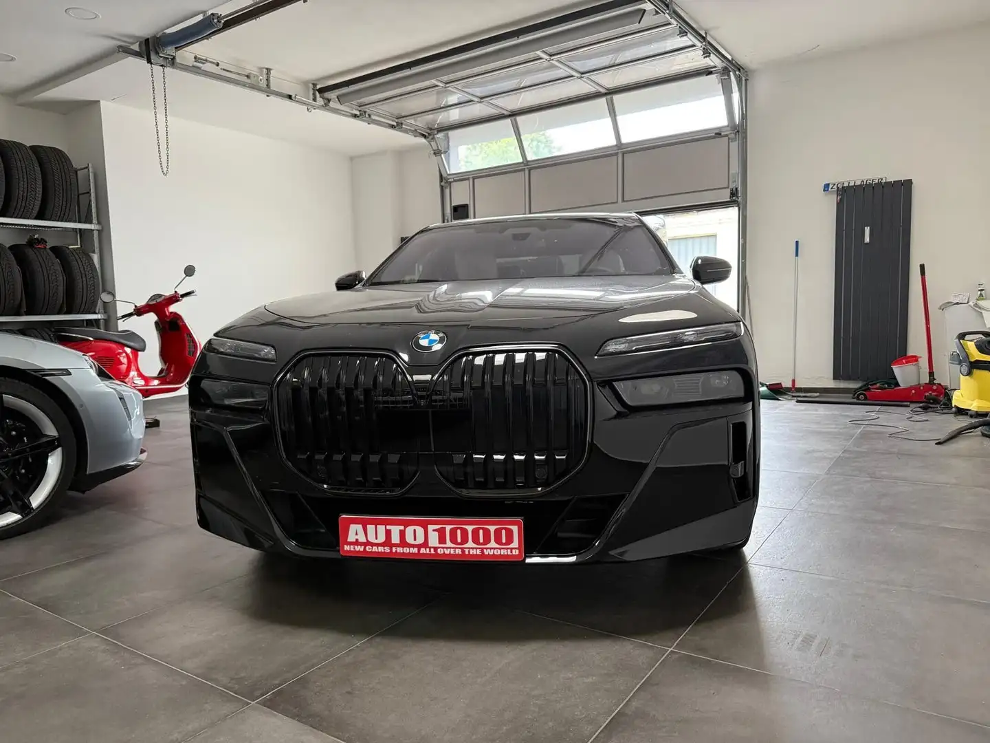 BMW 740 d xDrive M Sport, Schwarz - 2