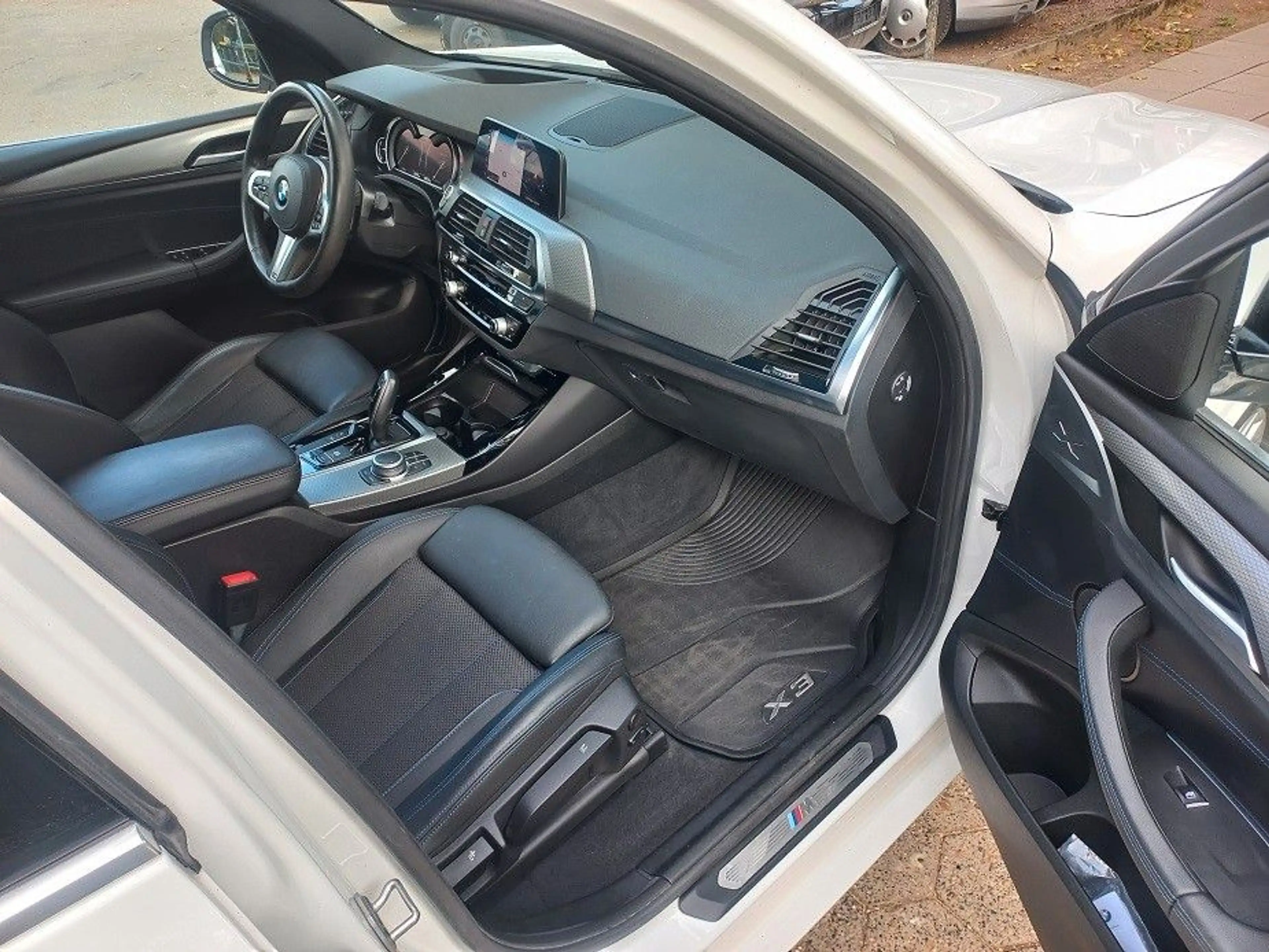 BMW X3 xDrive 20i M Sport Klima SHZ Leder Navi AHK — photo 12