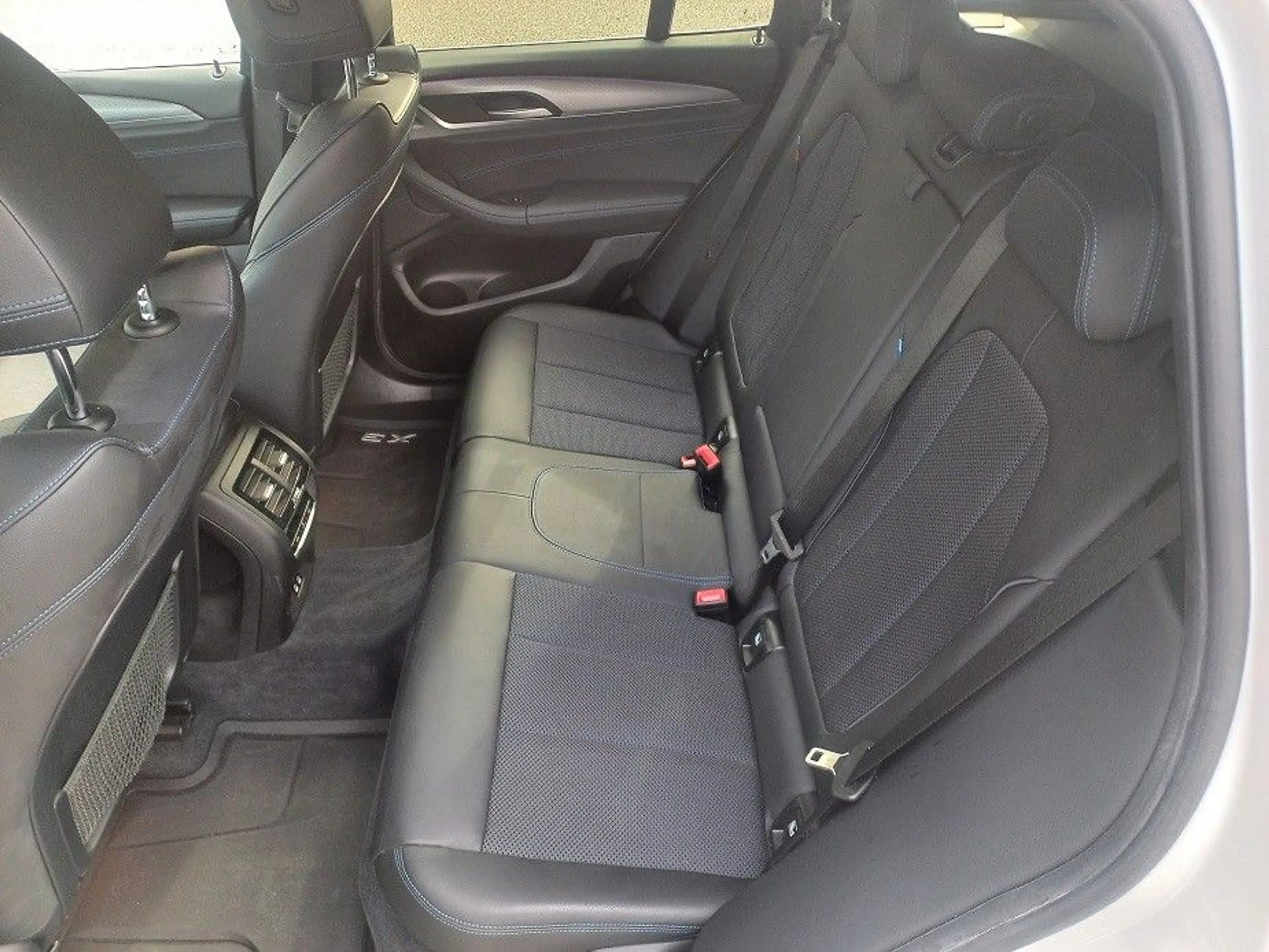 BMW X3 xDrive 20i M Sport Klima SHZ Leder Navi AHK — photo 20