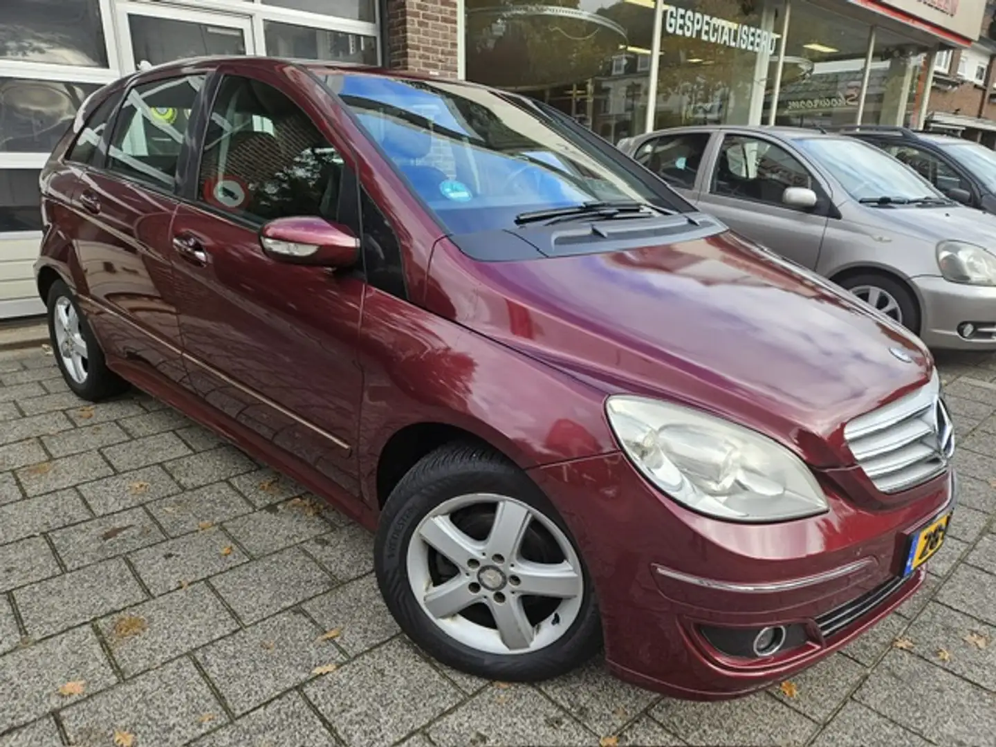 Mercedes-Benz B 170 APK tot 8-11-2026 Rood - 2