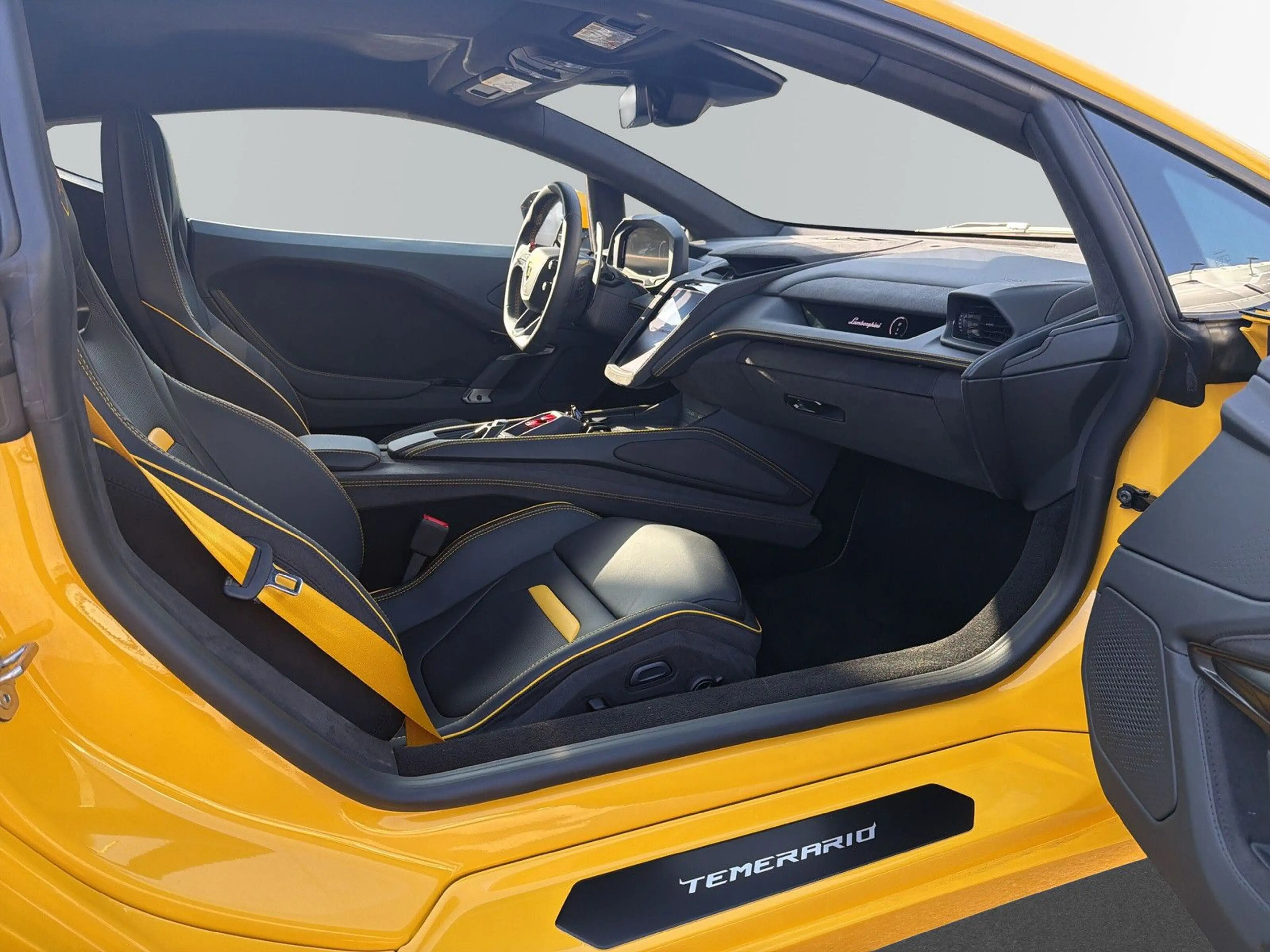 Lamborghini Temerario 4.0 *Lift *Giallo *CAM *Pass-Display — photo 9