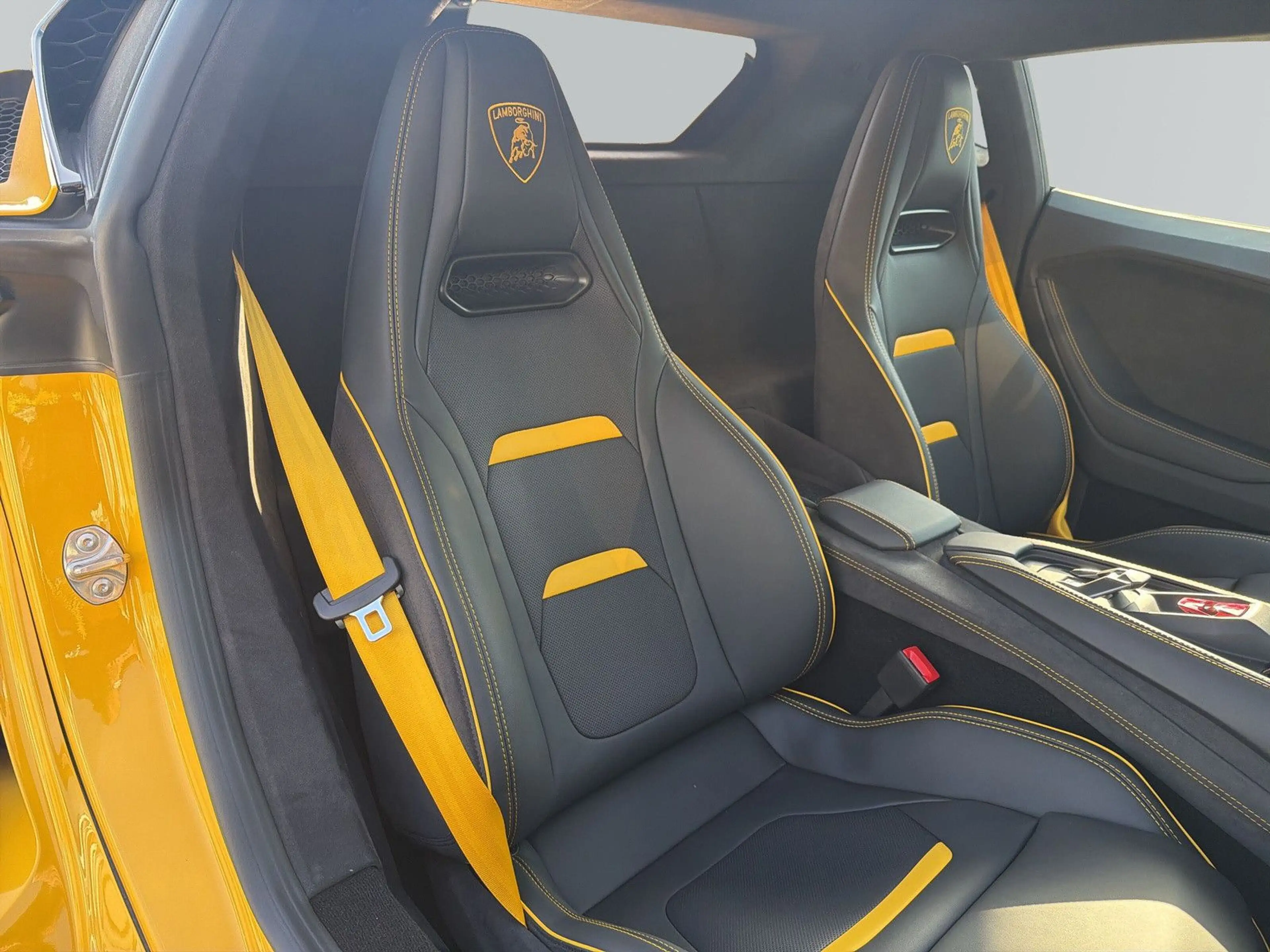 Lamborghini Temerario 4.0 *Lift *Giallo *CAM *Pass-Display — photo 11