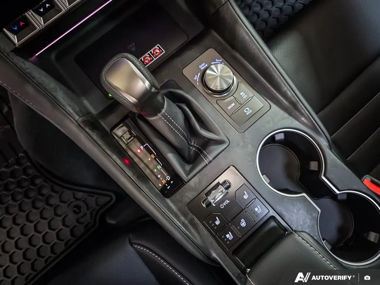 Lexus IS снимка Lexus IS