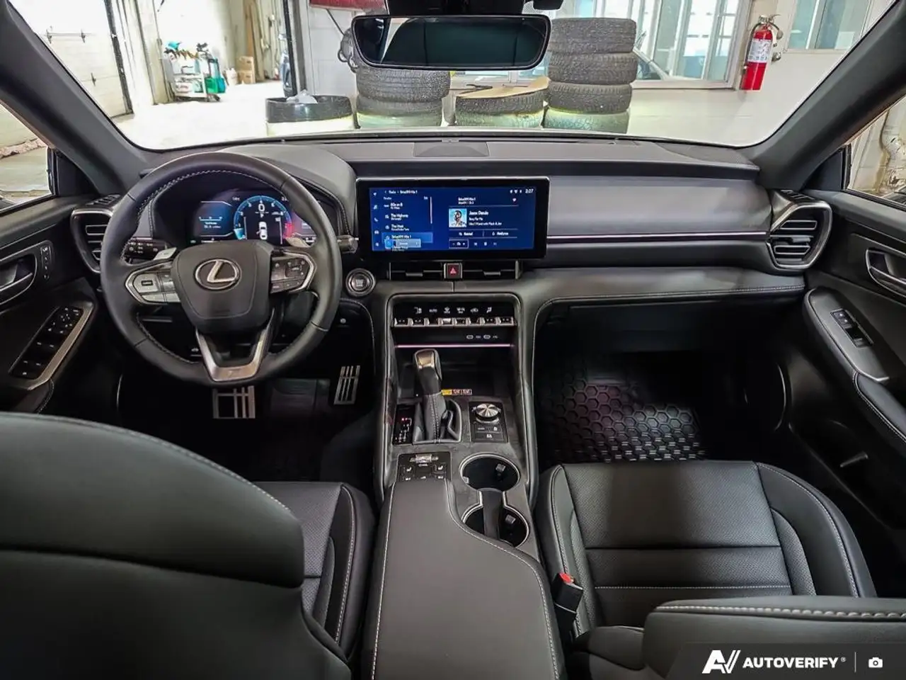Lexus IS снимка Lexus IS