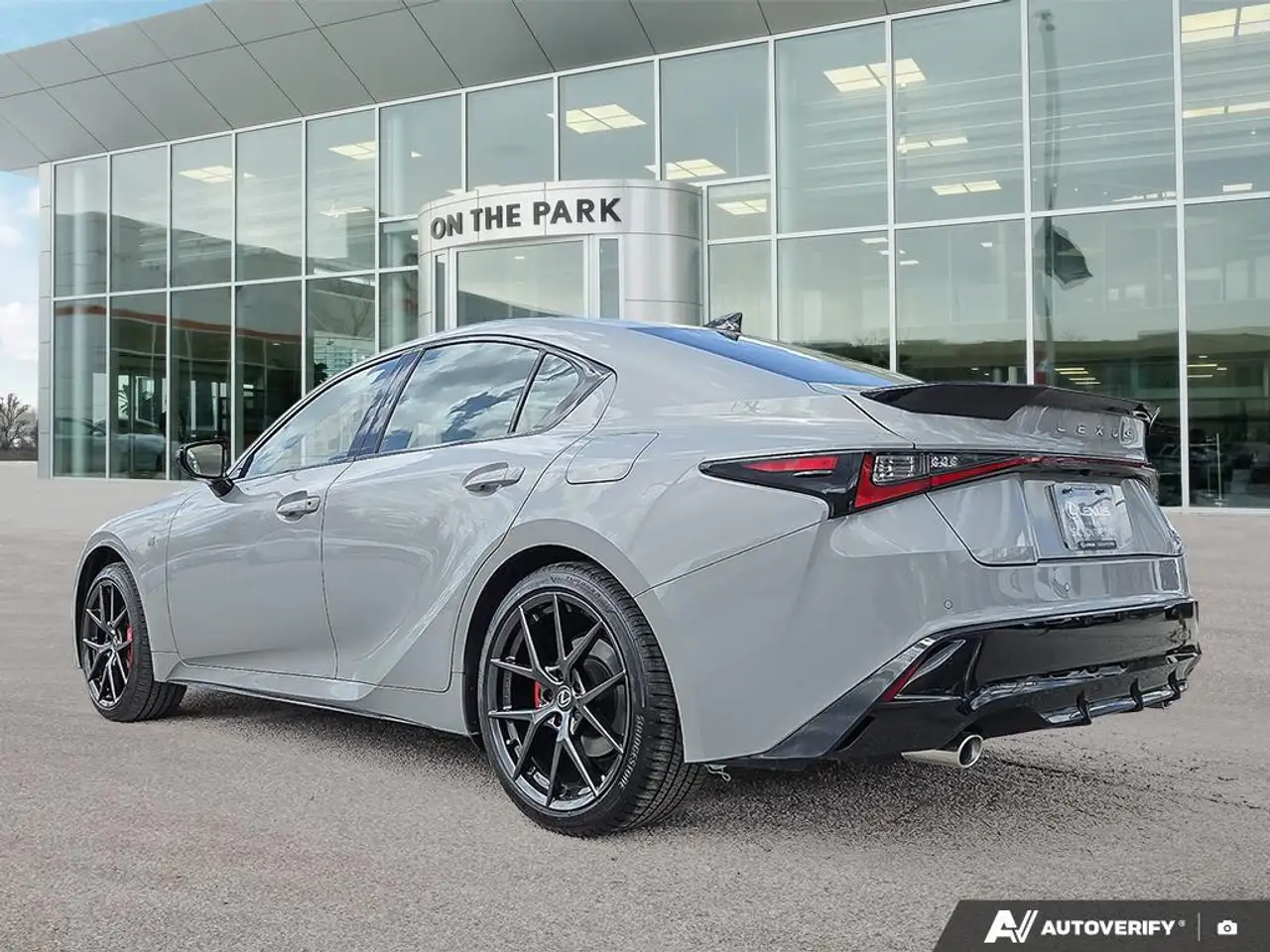 Lexus IS снимка Lexus IS