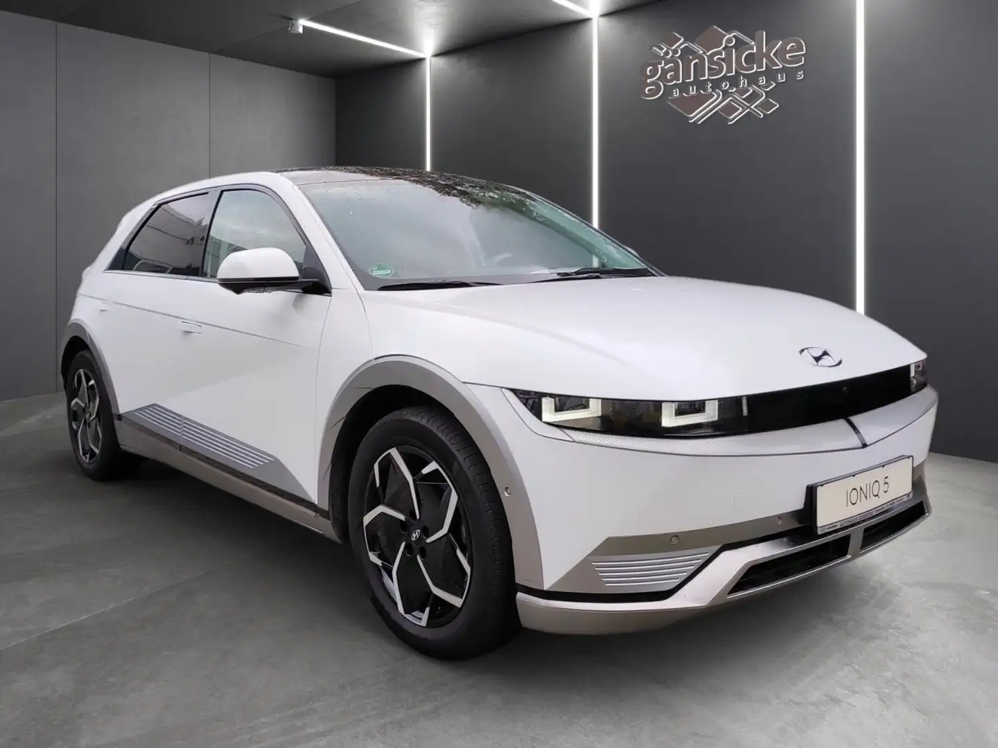 Hyundai IONIQ 5 72,6 kWh Uniq 4WD Weiß - 2
