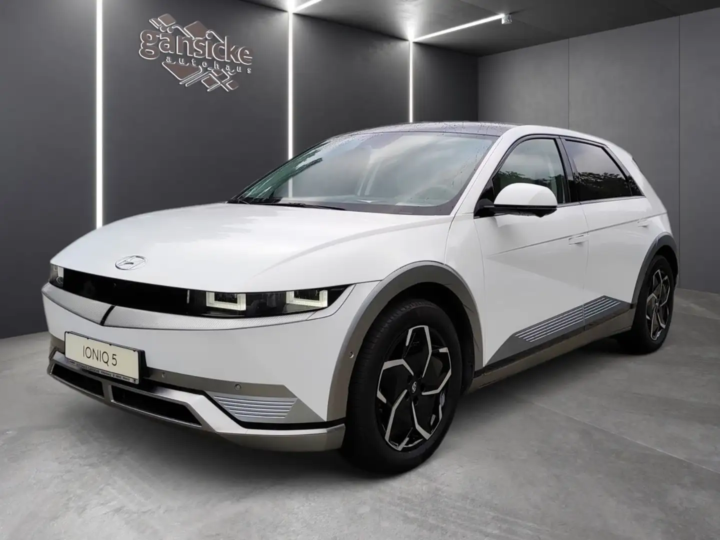 Hyundai IONIQ 5 72,6 kWh Uniq 4WD Weiß - 1