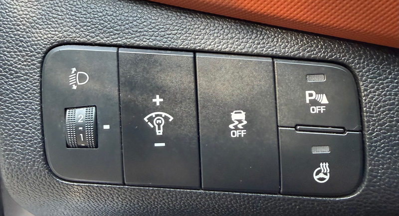 Hyundai i10 1.2i  Premium / Pack Color — photo 11