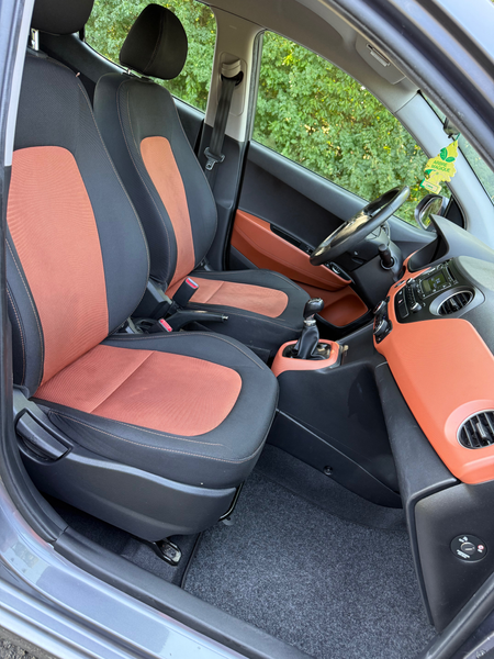 Hyundai i10 1.2i  Premium / Pack Color — photo 9