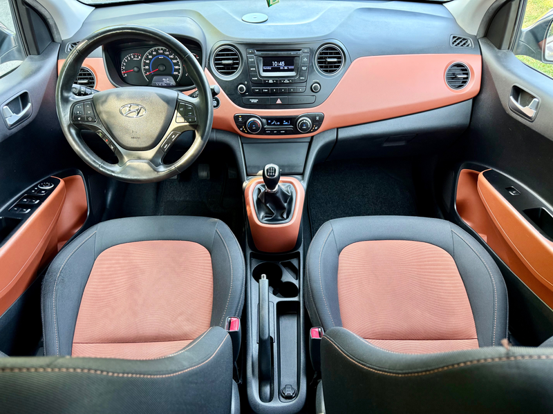 Hyundai i10 1.2i  Premium / Pack Color — photo 12