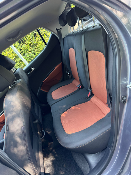 Hyundai i10 1.2i  Premium / Pack Color — photo 8