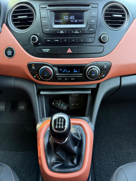 Hyundai i10 1.2i  Premium / Pack Color — photo 13