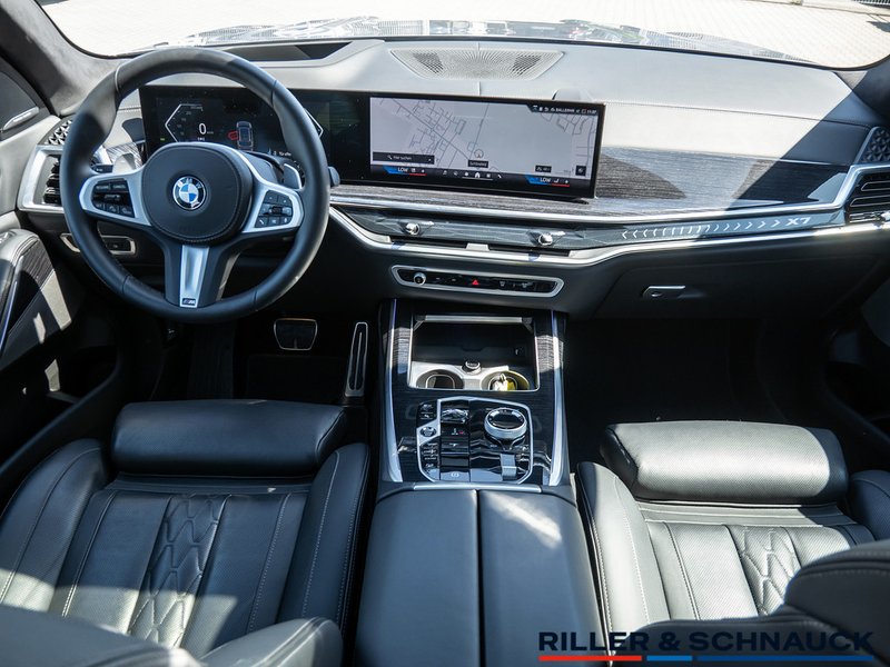 BMW X7 XDRIVE40I — photo 9