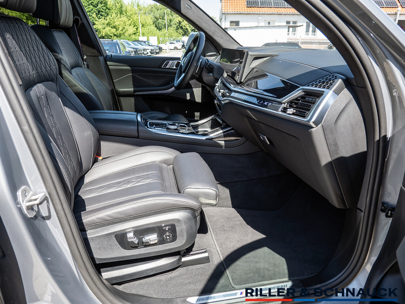 BMW X7 XDRIVE40I — photo 7