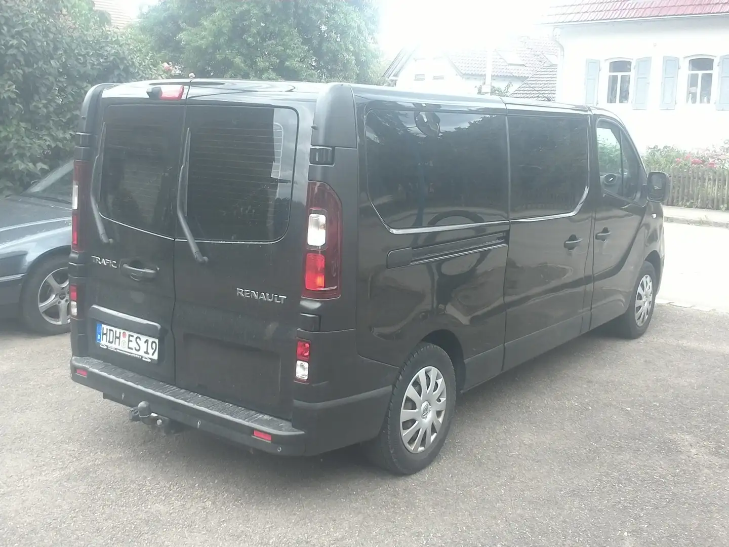 Renault Trafic ENERGY dCi 145 Grand Combi Expression Schwarz - 2
