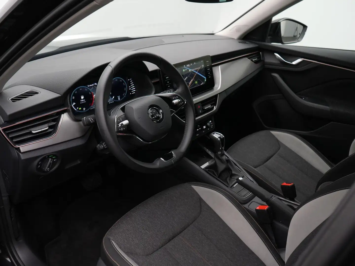 Skoda Kamiq 1.0 TSI 110 pk DSG Business Edition | Achteruitrij Zwart - 2