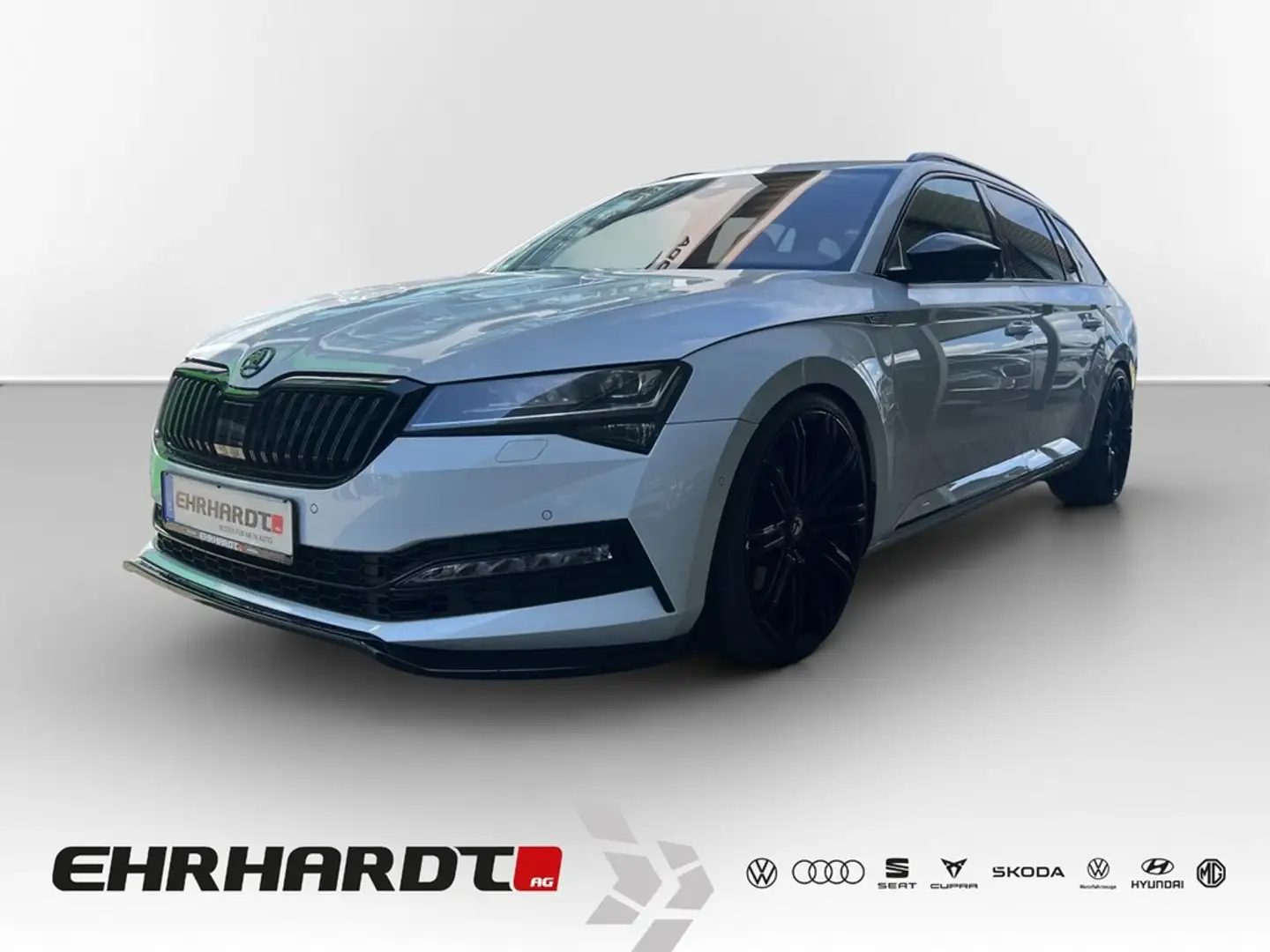 Skoda Superb Combi 2.0 TSI DSG 4x4 Sportline AHK*PANO*STHZG*... Weiß - 1