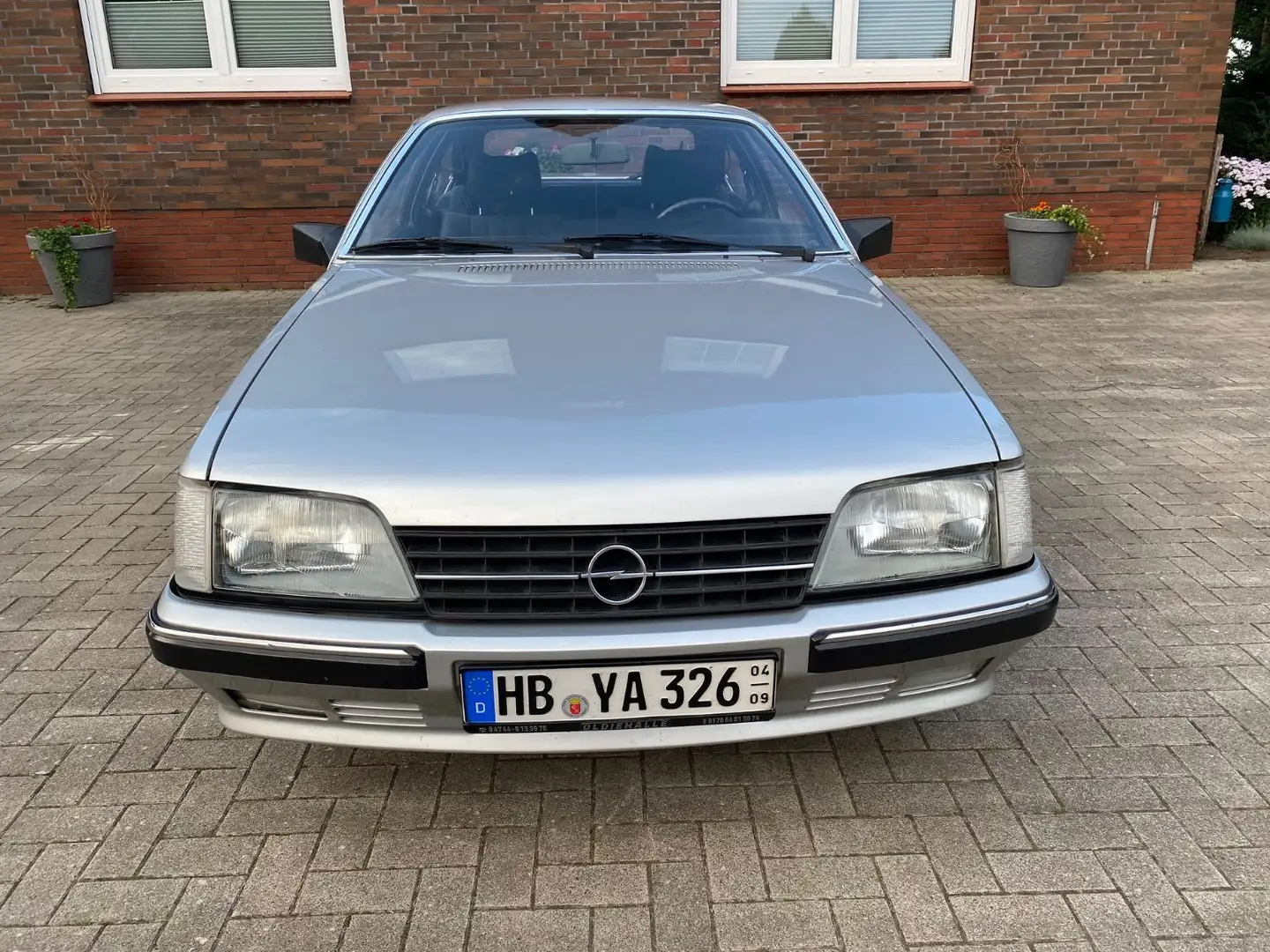 Opel Monza 2,5E Automatik schöner gepflegter Zustand Silber - 2
