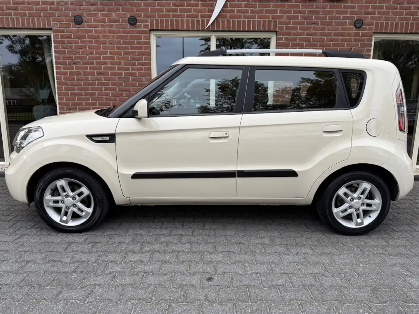 Kia Soul 1.6 X-tra NIEUWE APK / TREKHAAK / AIRCO / ELEK.RAM Beige - 2