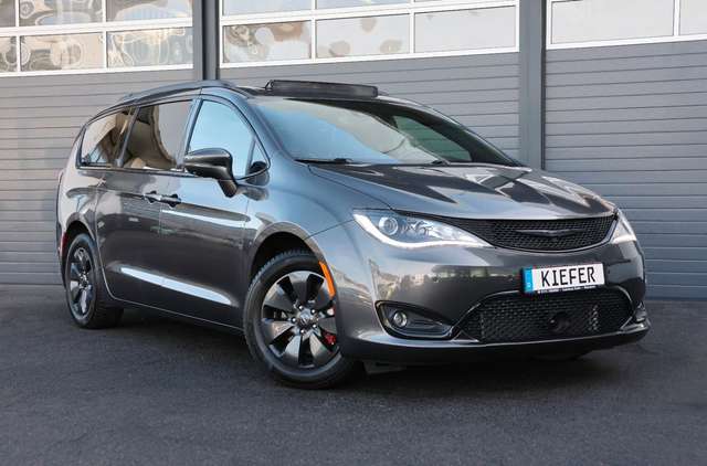 Imagine Chrysler Pacifica S HYBRID/ACC/H&K/360°/PANO/SHZ/LHZ/TOTW